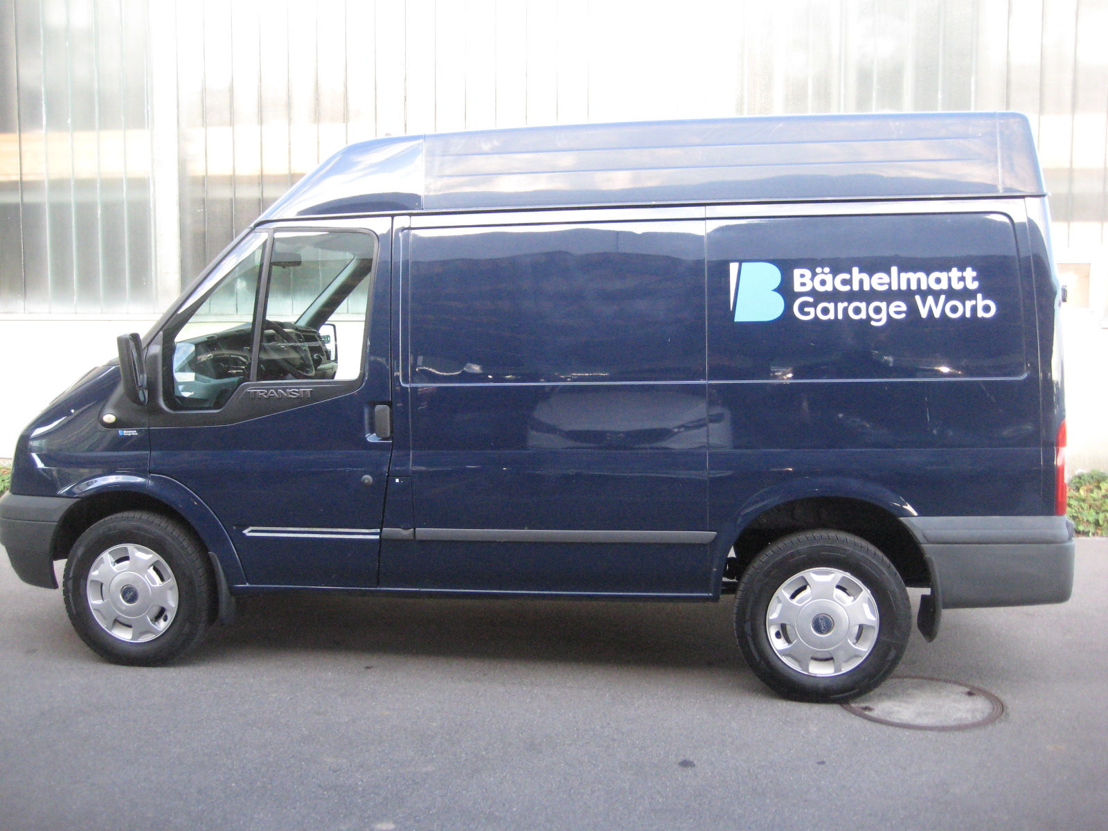 Ford Transit Kasten dunkelblau Seite